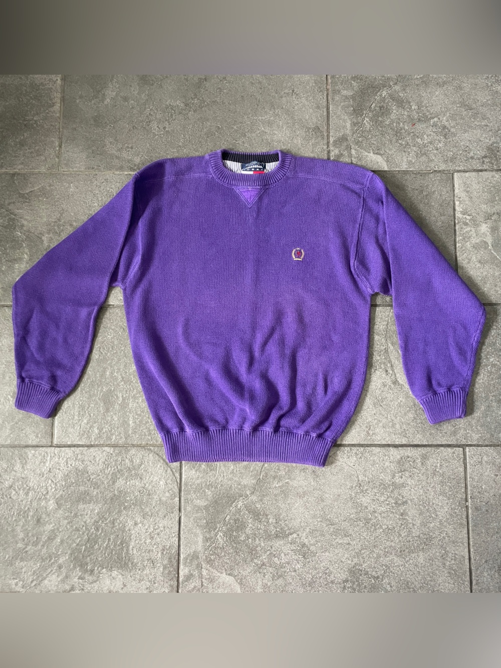 Vintage 90’s Purple Tommy Hilfiger Embroidered Crest Logo Accent Sweater Large - Picture 1 of 7